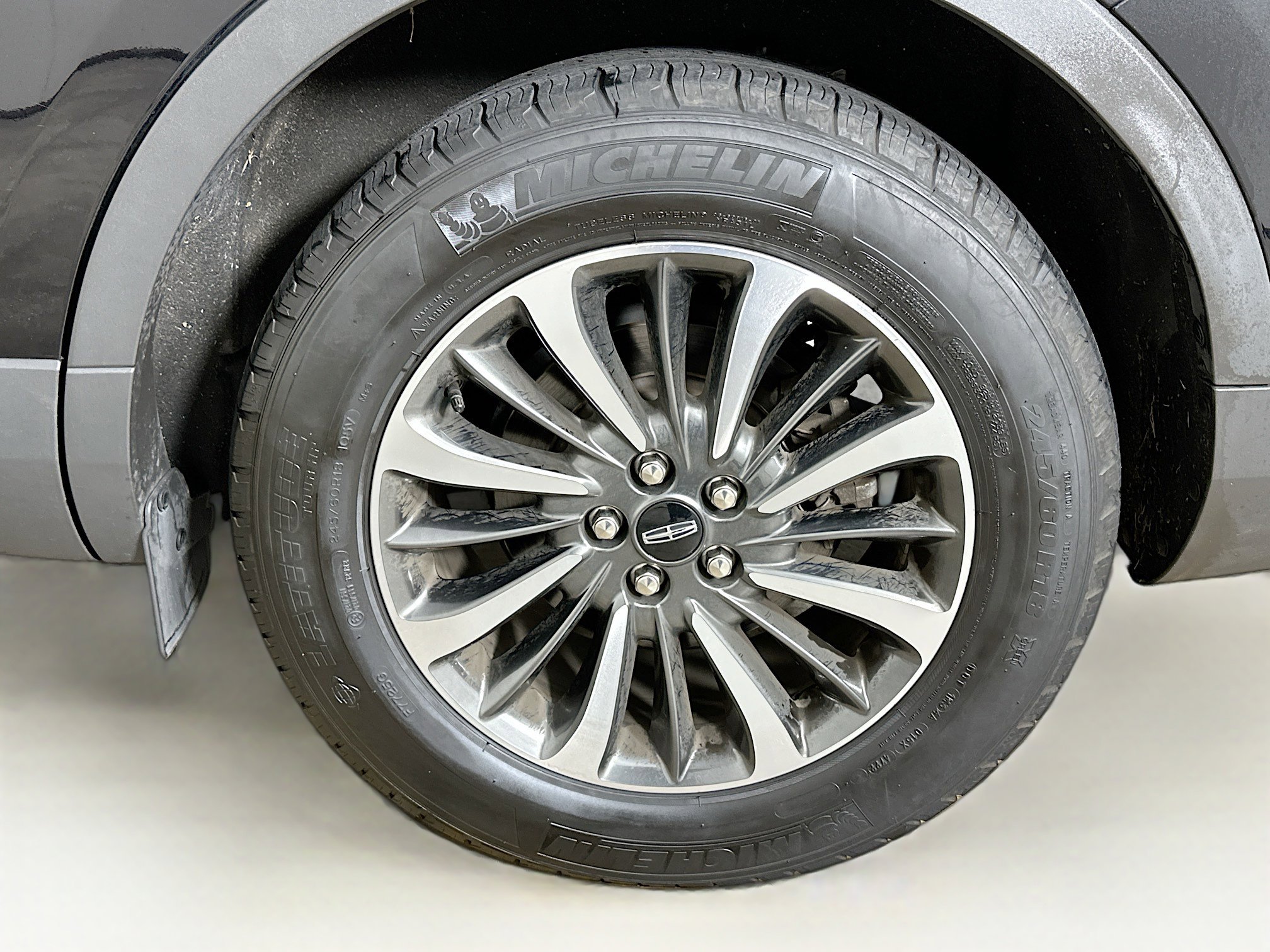 Used 2023 Lincoln Nautilus FWD w/ Premium Package image 11