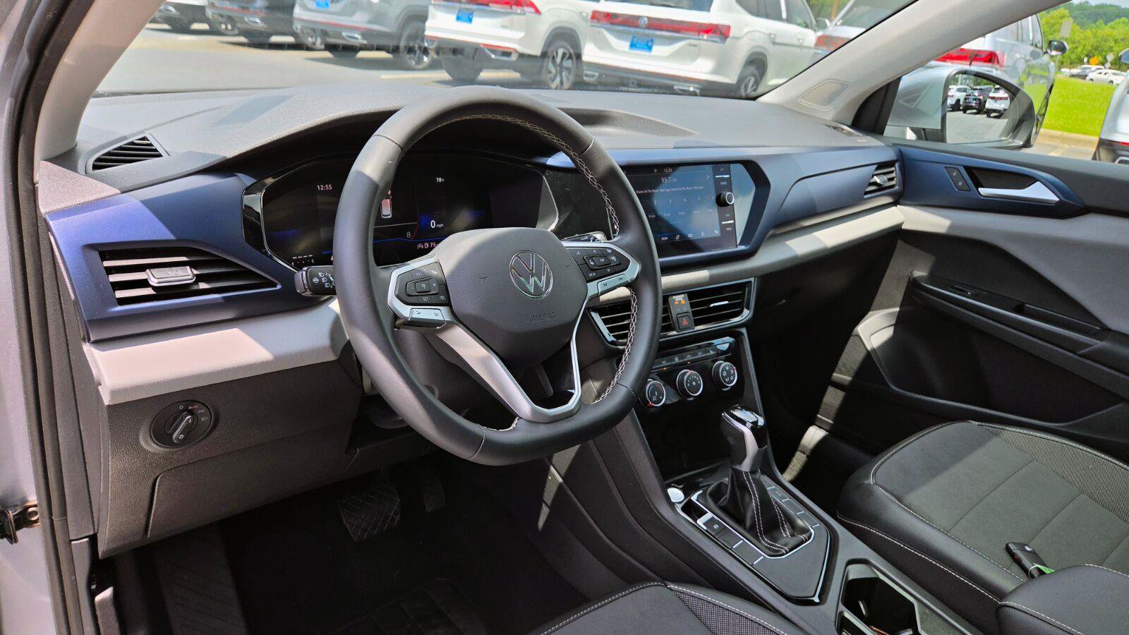 Certified 2023 Volkswagen Taos SE w/ Panoramic Sunroof Package FWD image 24