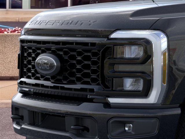 New 2026 Ford F350 XLT w/ XLT Premium Package AWD/4WD image 17