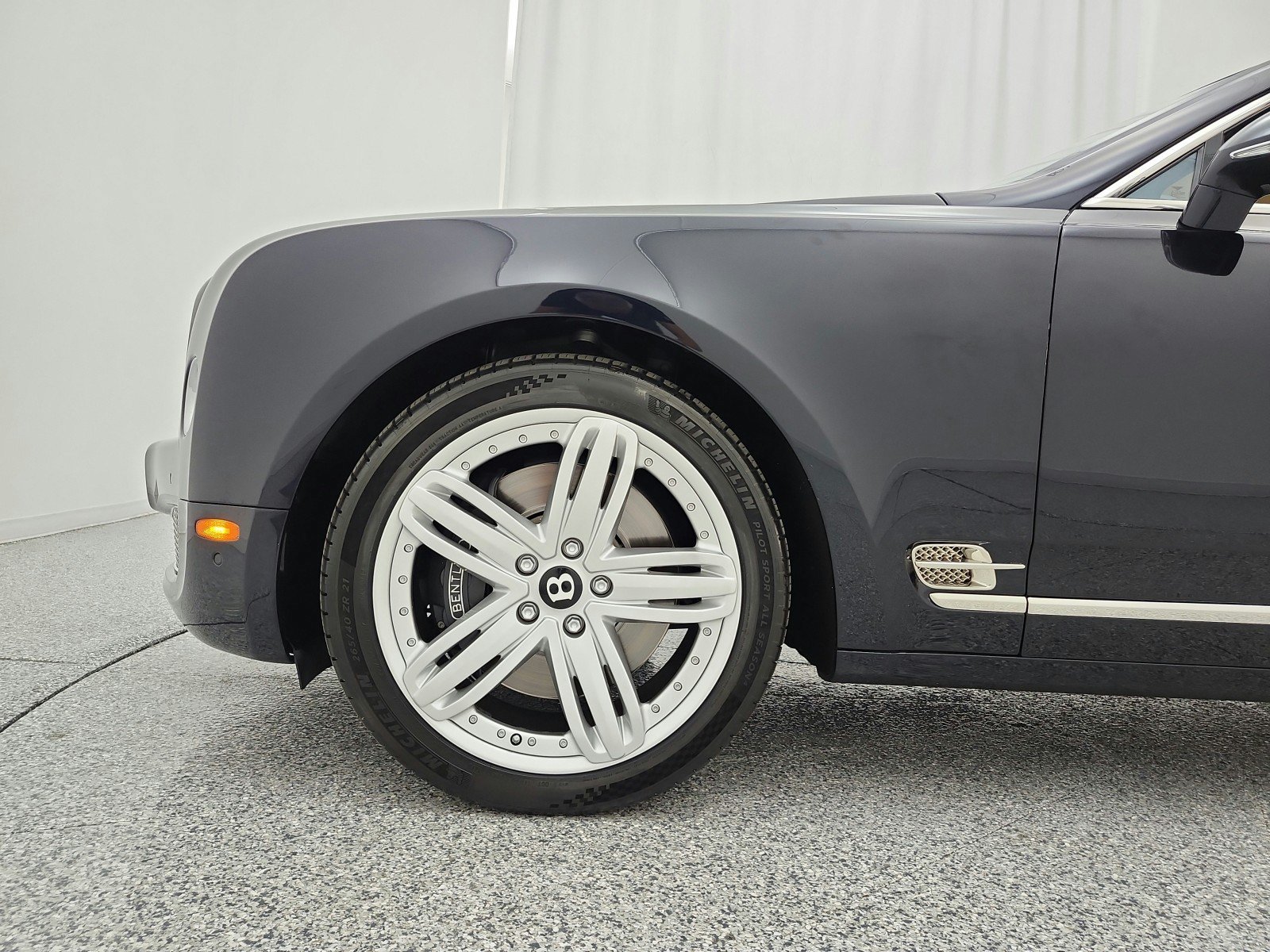 Used 2012 Bentley Mulsanne RWD image 17