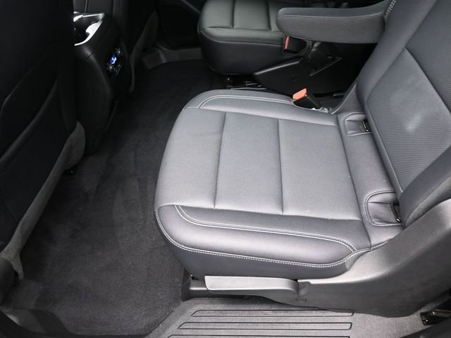 Used 2025 Chevrolet Traverse LT image 17