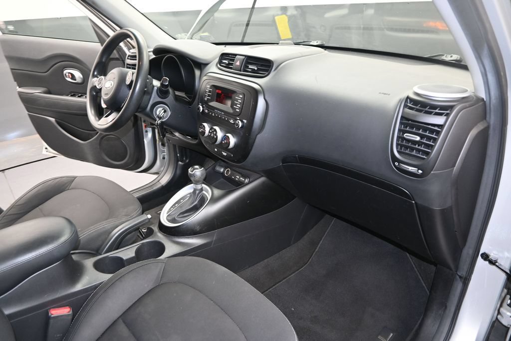 Used 2015 Kia Soul FWD image 24