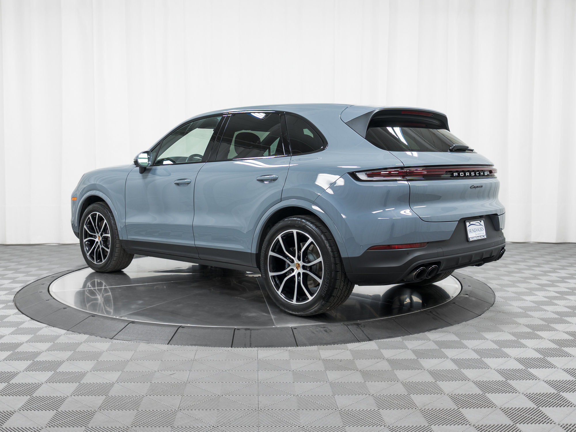 Certified 2025 Porsche Cayenne image 3