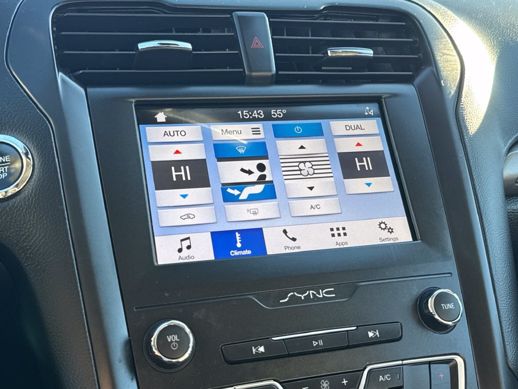 Used 2019 Ford Fusion SE w/ Equipment Group 151A FWD image 21