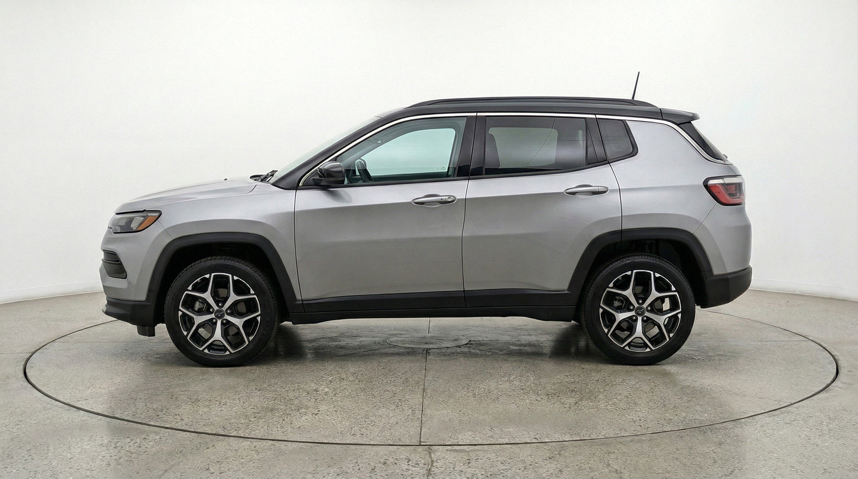 Used 2025 Jeep Compass Limited image 5