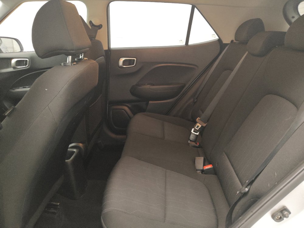 Used 2021 Hyundai Venue SE FWD image 18