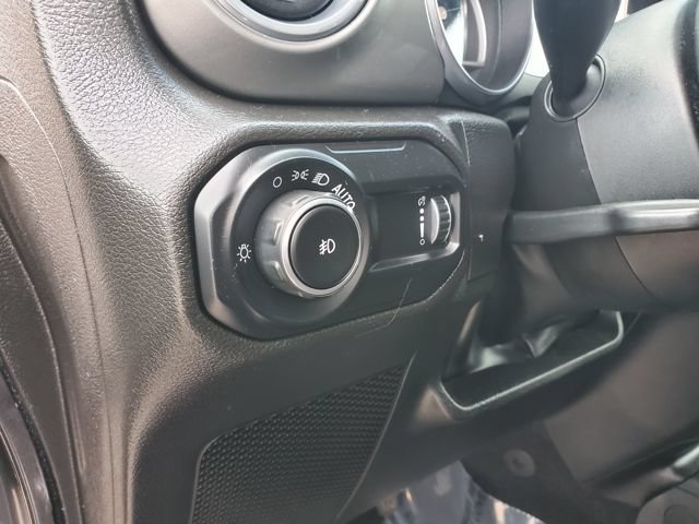 Used 2023 Jeep Wrangler Unlimited Sahara AWD/4WD image 10