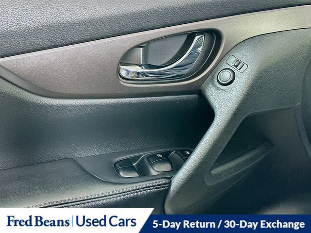 Used 2014 Nissan Rogue SV AWD/4WD image 24