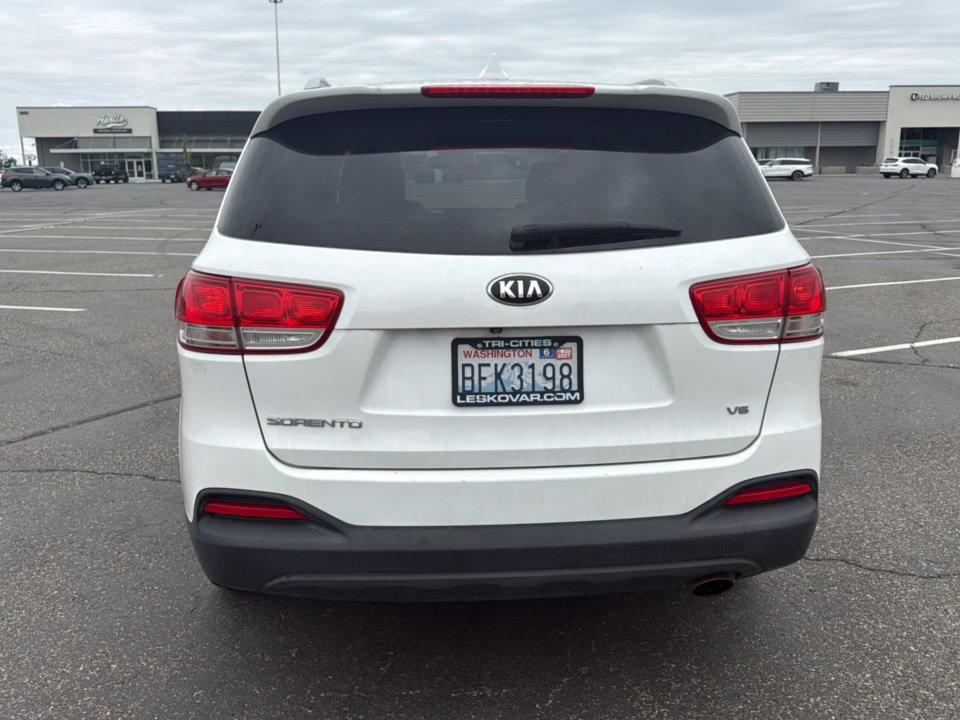 Used 2016 Kia Sorento LX AWD/4WD image 4