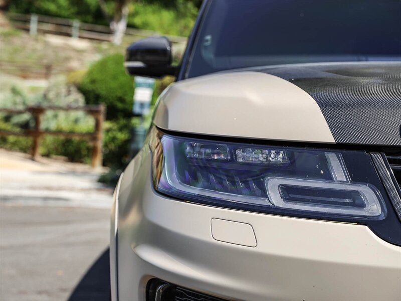 Used 2022 Land Rover Range Rover Sport SVR Carbon Edition AWD/4WD image 12