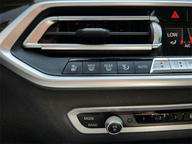 Used 2021 BMW X7 xDrive40i w/ Premium Package image 16