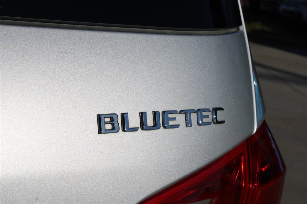 Used 2015 Mercedes-Benz GL 320 BlueTEC 4MATIC image 11