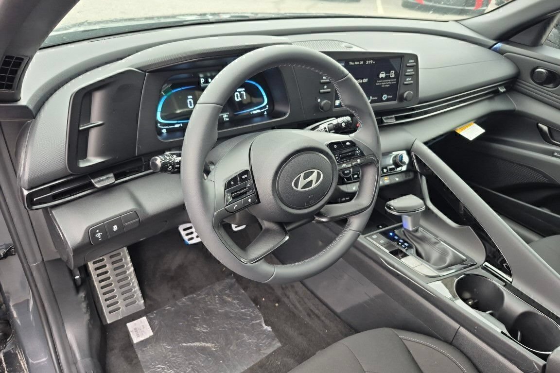 New 2026 Hyundai Elantra SEL Sport Premium FWD image 12