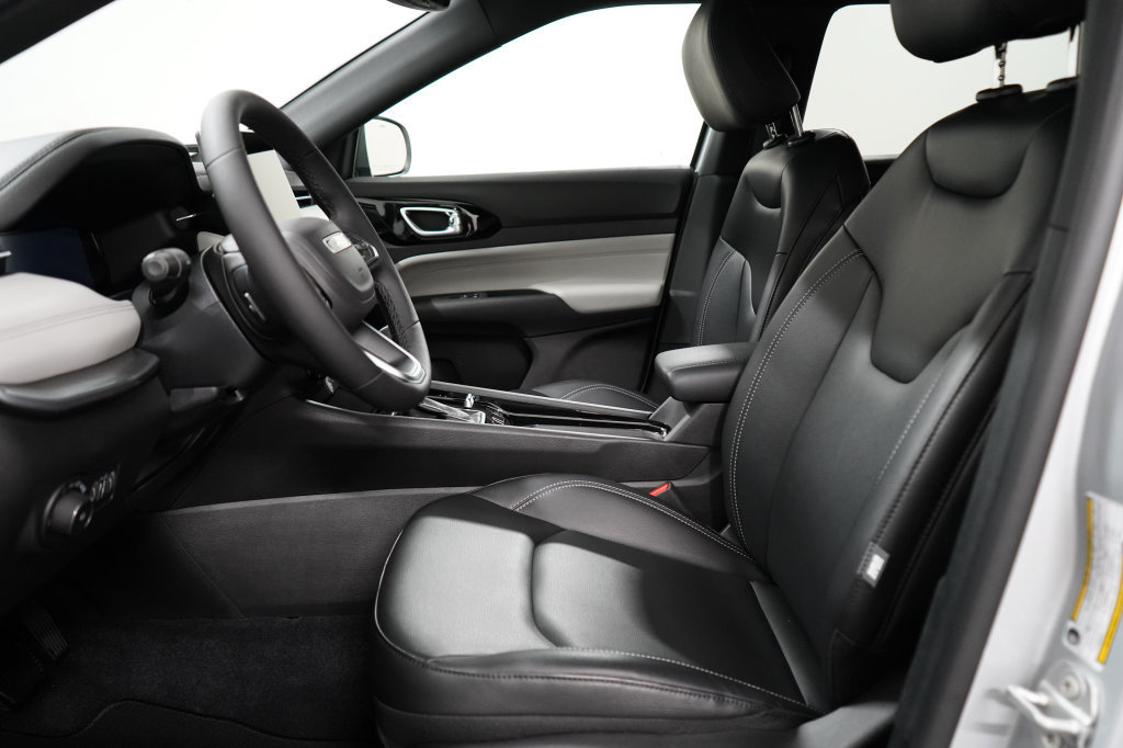 New 2026 Jeep Compass Limited AWD/4WD image 9