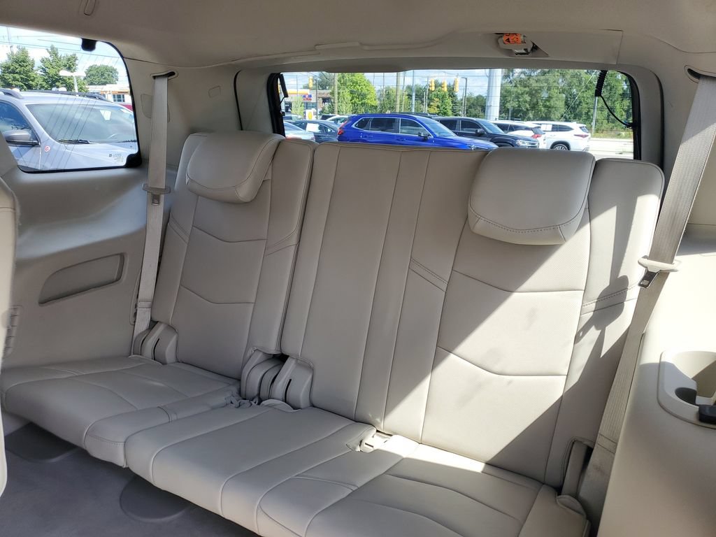 Used 2018 Cadillac Escalade Premium Luxury AWD/4WD image 15