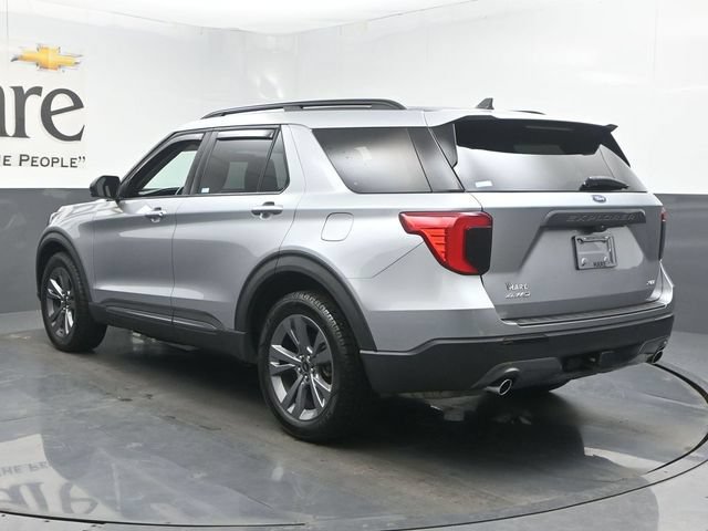 Used 2022 Ford Explorer XLT w/ Equipment Group 202A AWD/4WD image 39