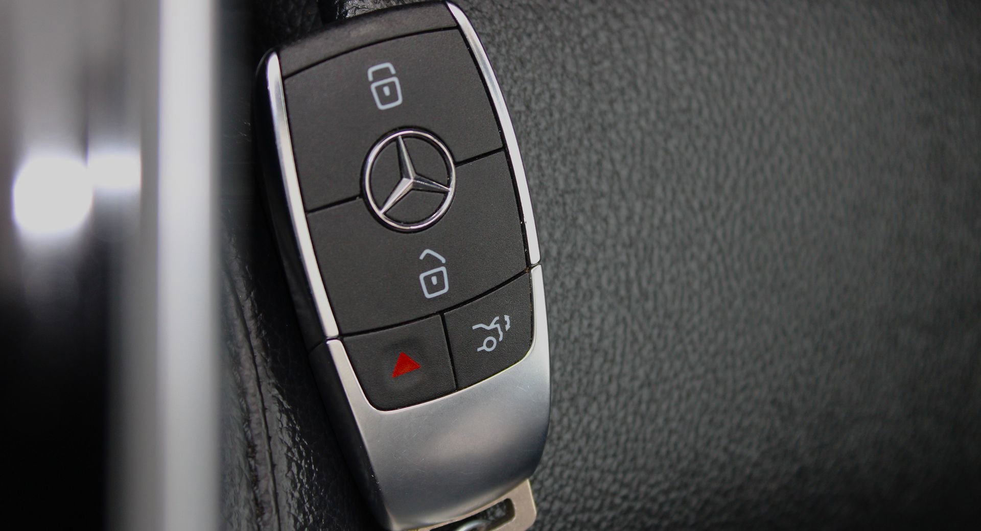 Used 2023 Mercedes-Benz GLB 250 image 28