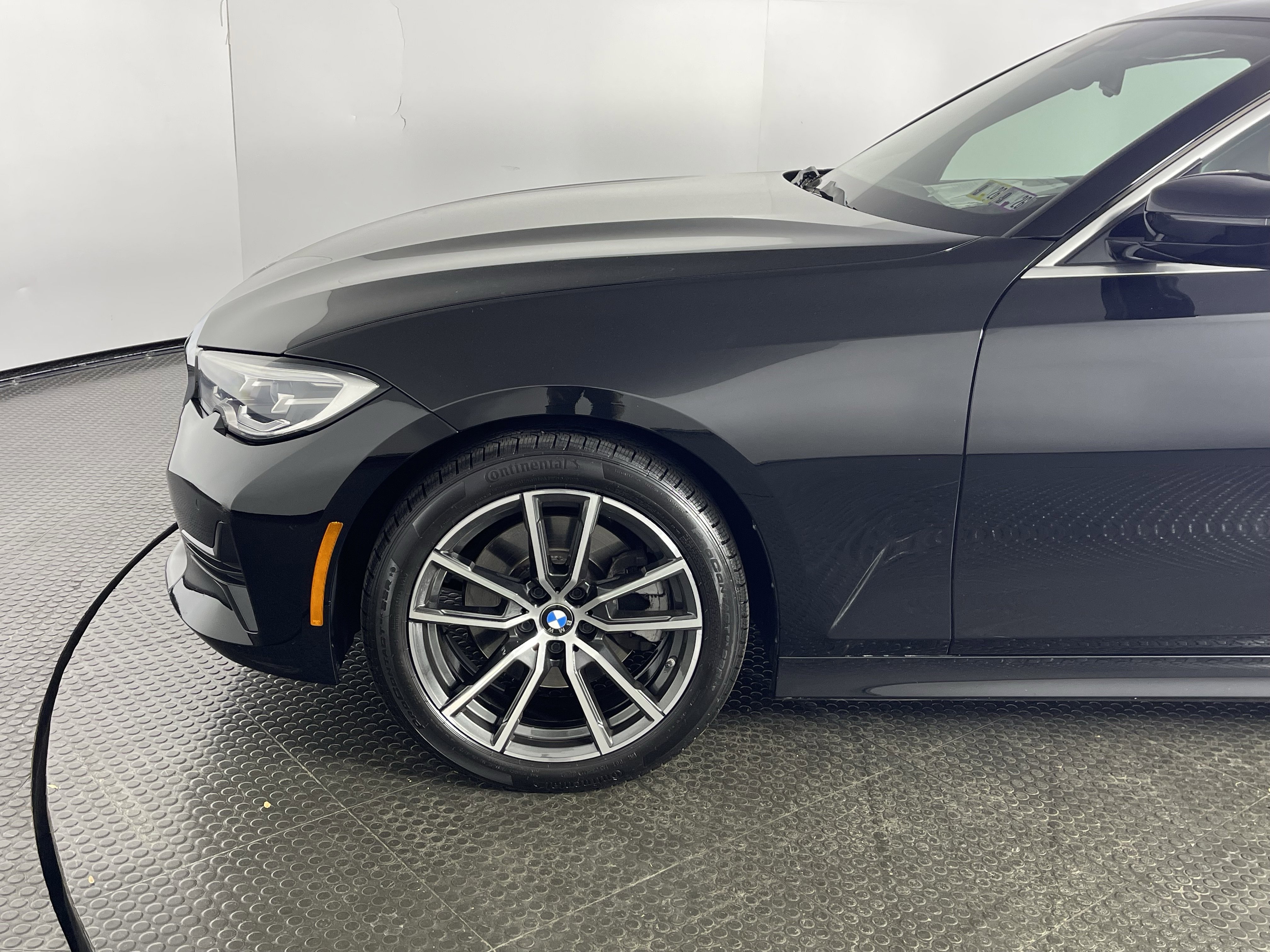 Certified 2022 BMW 330i xDrive Sedan w/ Driving Assistance Package image 4