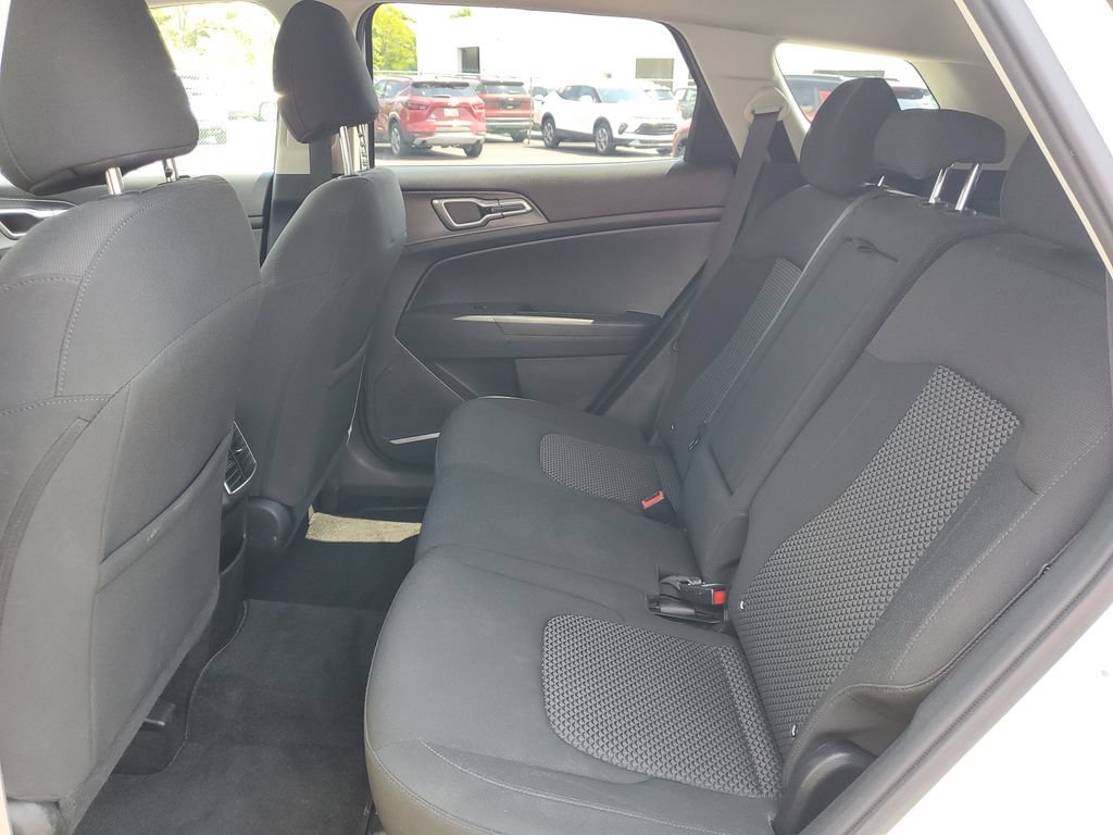 Used 2023 Kia Sportage LX AWD/4WD image 26