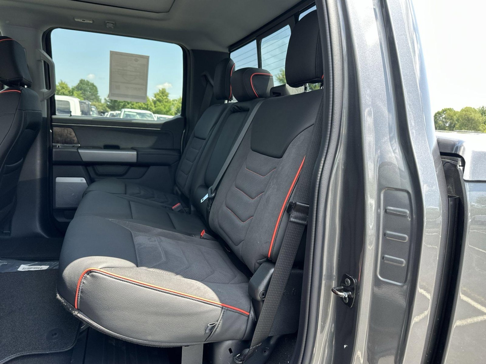 New 2025 Ford F250 Lariat w/ Lariat Ultimate Package image 33