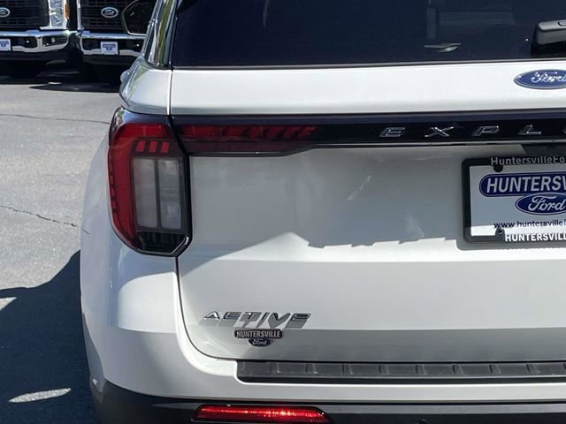 Used 2025 Ford Explorer Active RWD image 34