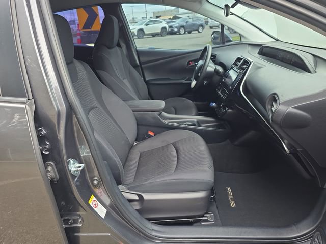 Used 2017 Toyota Prius Two w/ Carpet Mat Package image 11