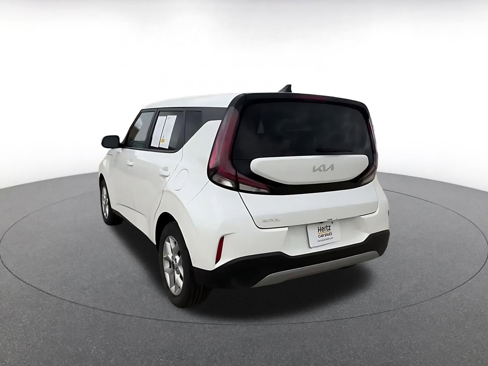 Used 2024 Kia Soul LX w/ LX Technology Package image 11