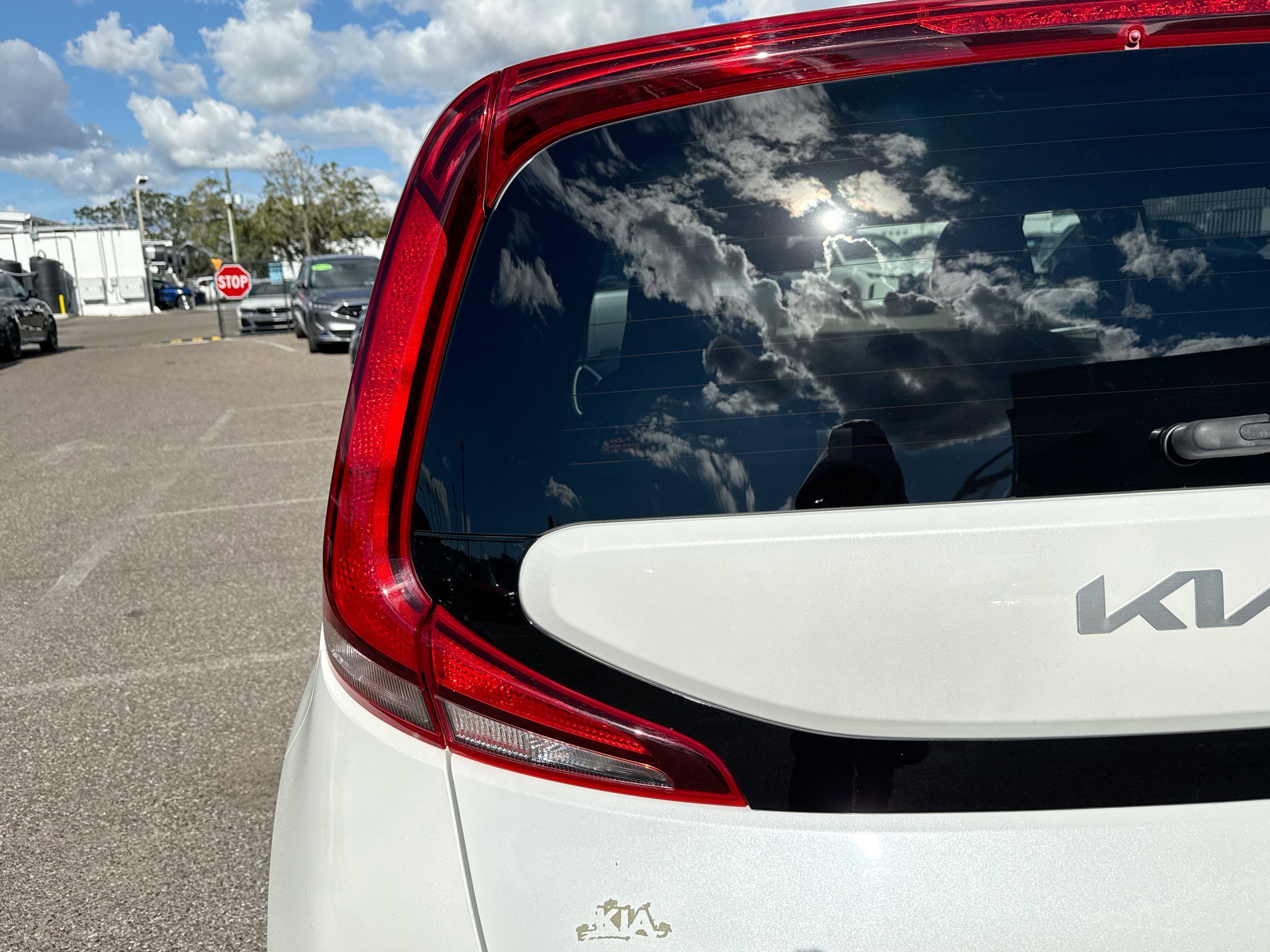 Used 2022 Kia Soul LX image 10