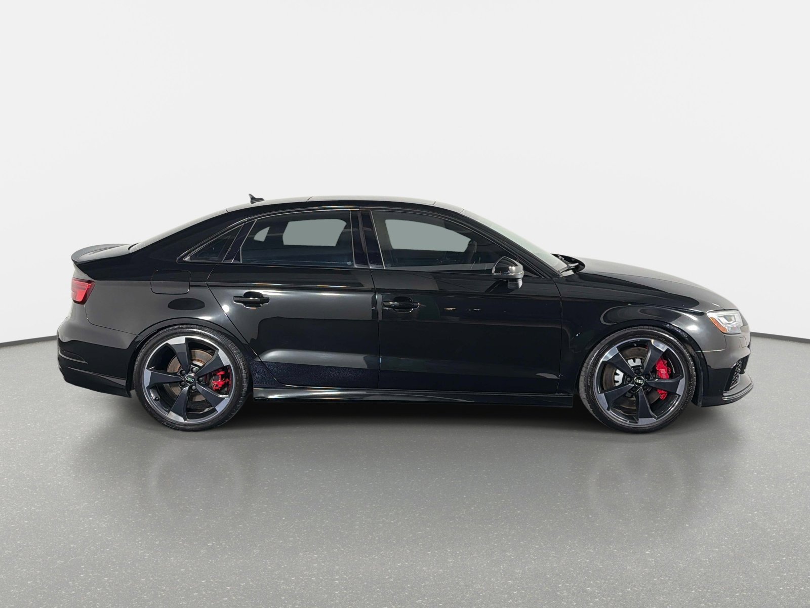 Used 2018 Audi RS 3 image 2