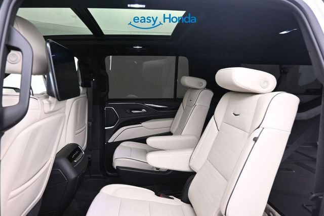 Used 2024 Cadillac Escalade ESV Sport w/ LPO, ONYX Package AWD/4WD image 17