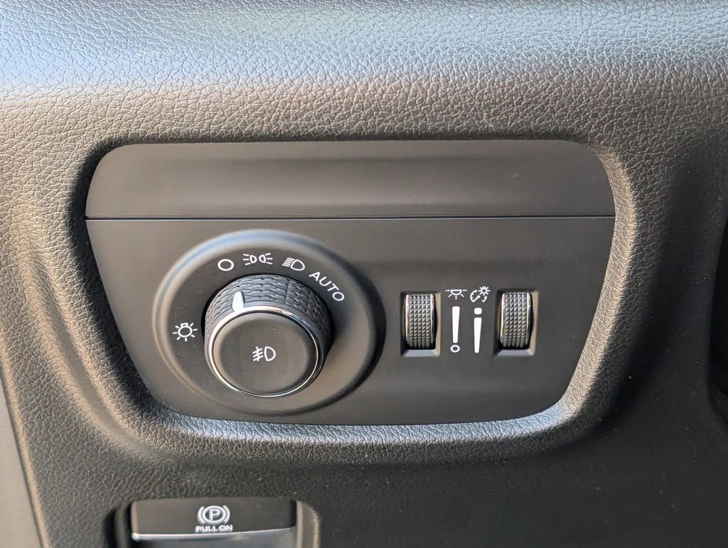 Used 2024 Jeep Grand Cherokee L Limited w/ Luxury Tech Group II image 35