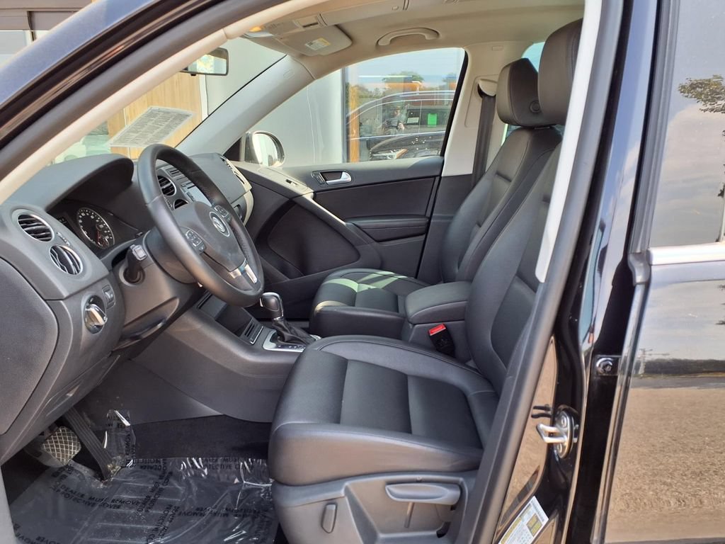 Used 2013 Volkswagen Tiguan S FWD image 11