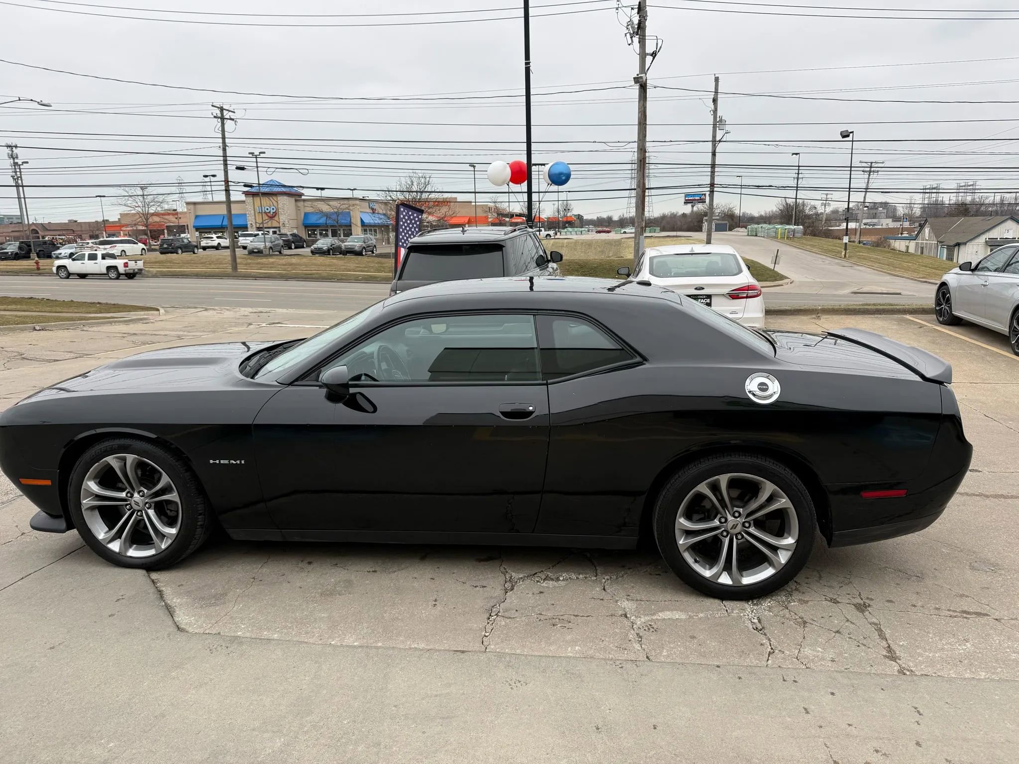 Used 2020 Dodge Challenger R/T RWD image 7
