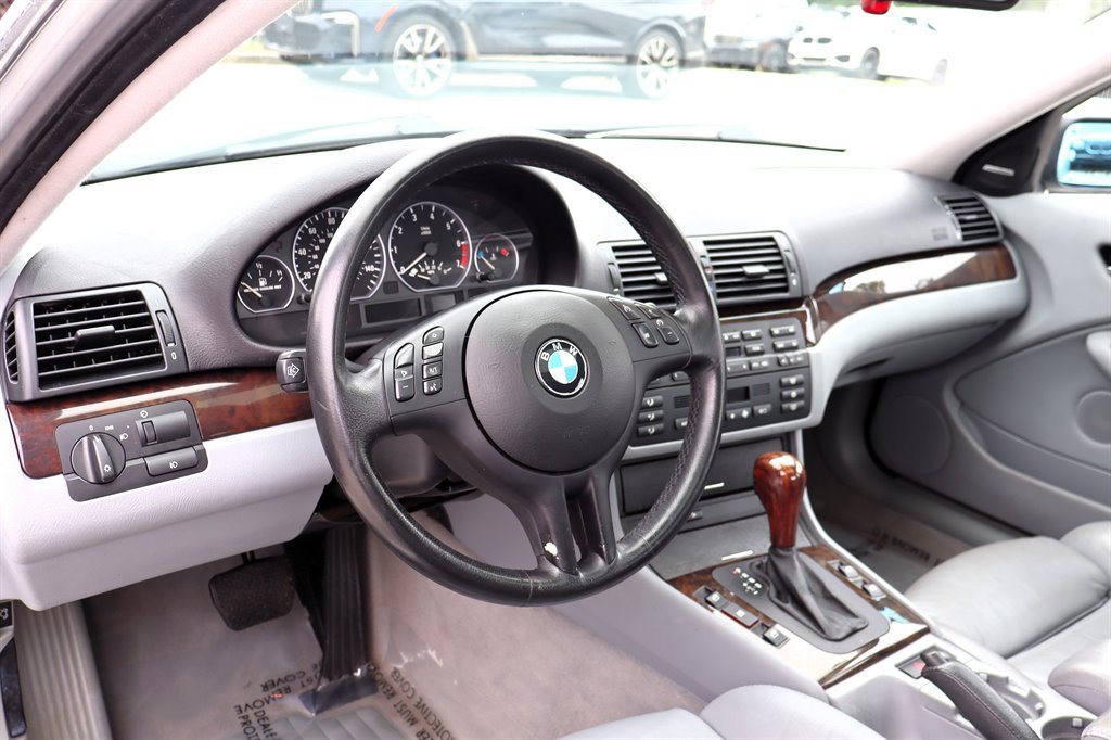 Used 2001 BMW 330i Sedan image 16