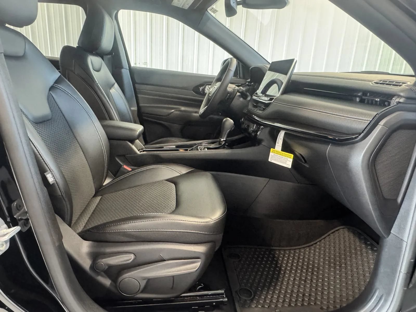 Used 2023 Jeep Compass Latitude w/ Convenience Group AWD/4WD image 20