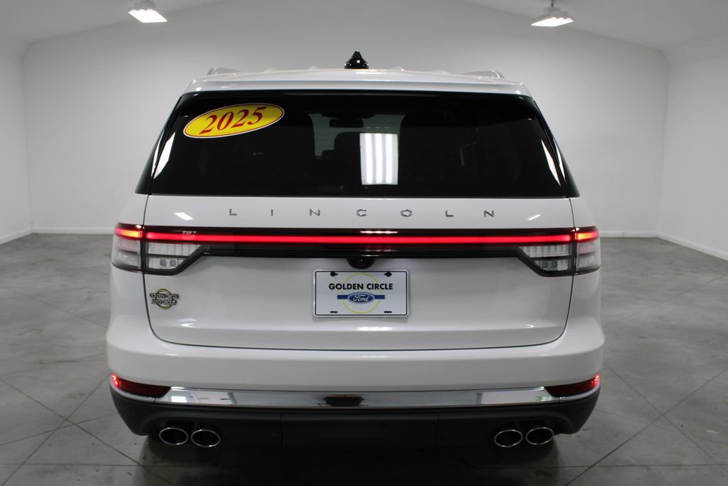 Used 2025 Lincoln Aviator Reserve w/ Illumination Package AWD/4WD image 8