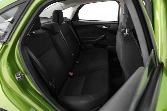 Used 2018 Ford Focus SE w/ SE Appearance Package image 32