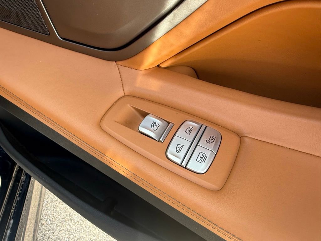 Used 2017 BMW 750i xDrive image 31