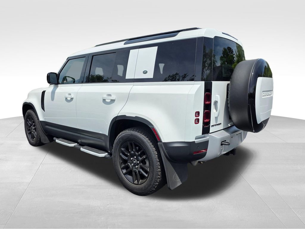 Used 2023 Land Rover Defender 110 S image 5