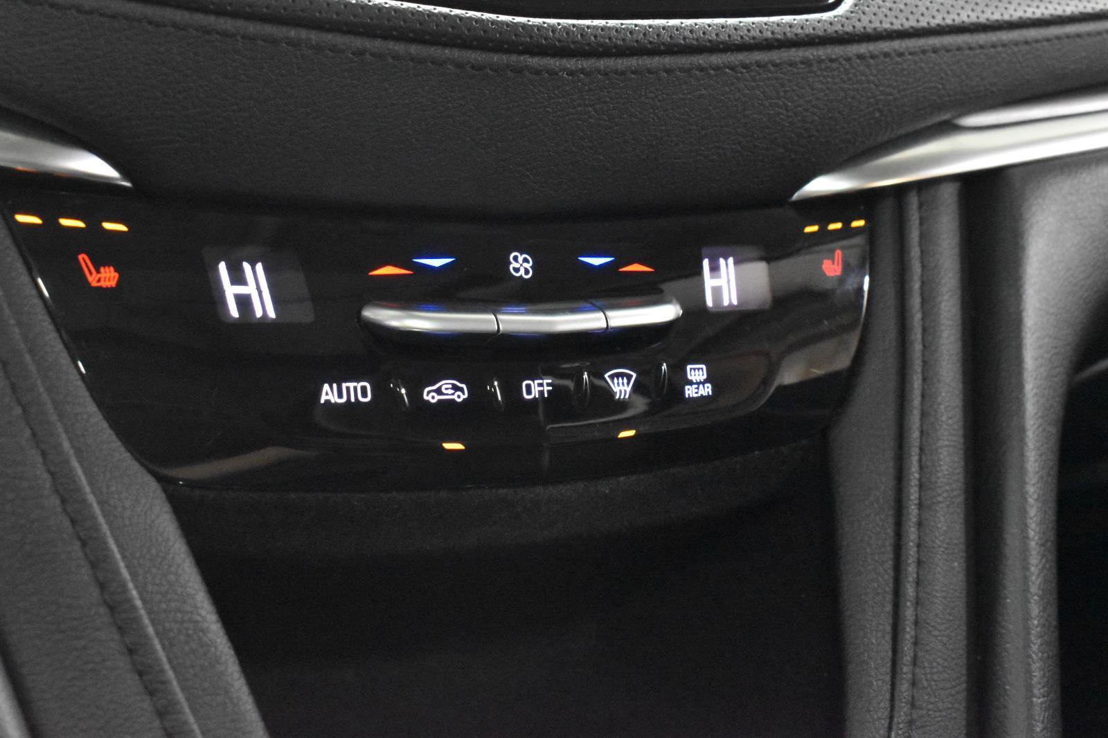 Used 2018 Cadillac XT5 Luxury w/ Driver Awareness Package image 17