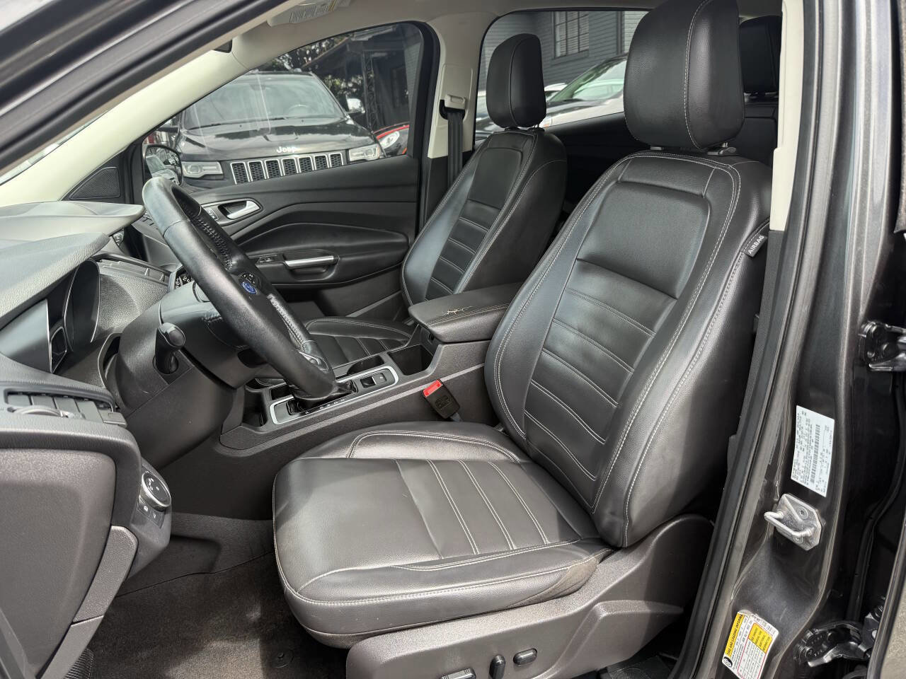 Used 2019 Ford Escape SEL image 9