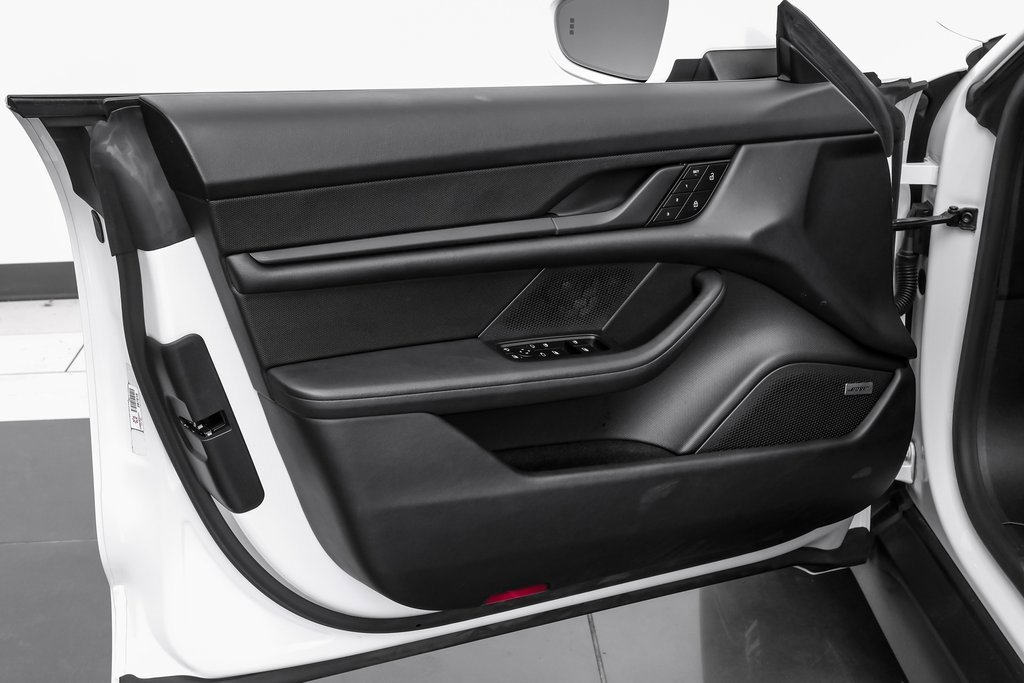 Used 2022 Porsche Taycan image 55