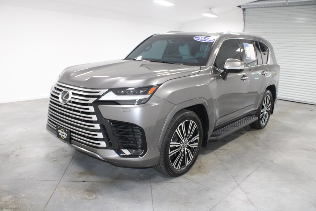 Used 2024 Lexus LX 600 4WD w/ Luxury Package image 4