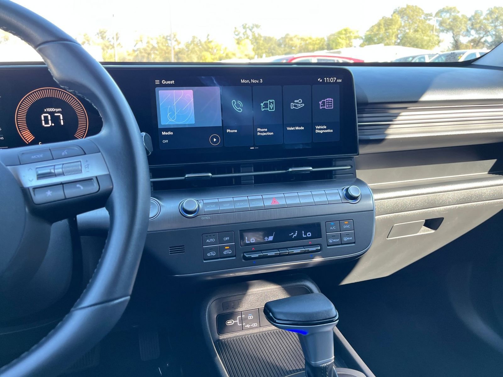 Used 2025 Volkswagen Atlas SE image 18