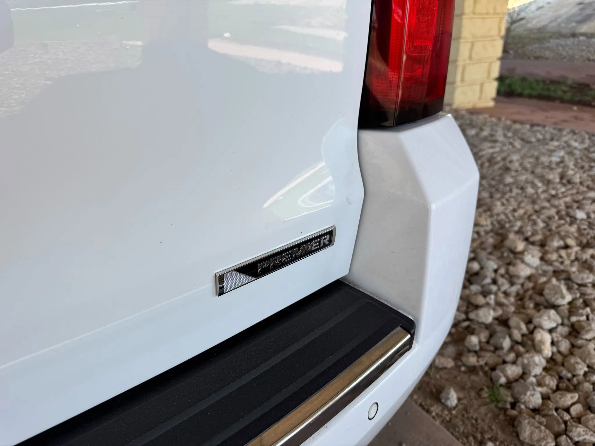 Used 2018 Chevrolet Suburban Premier image 25