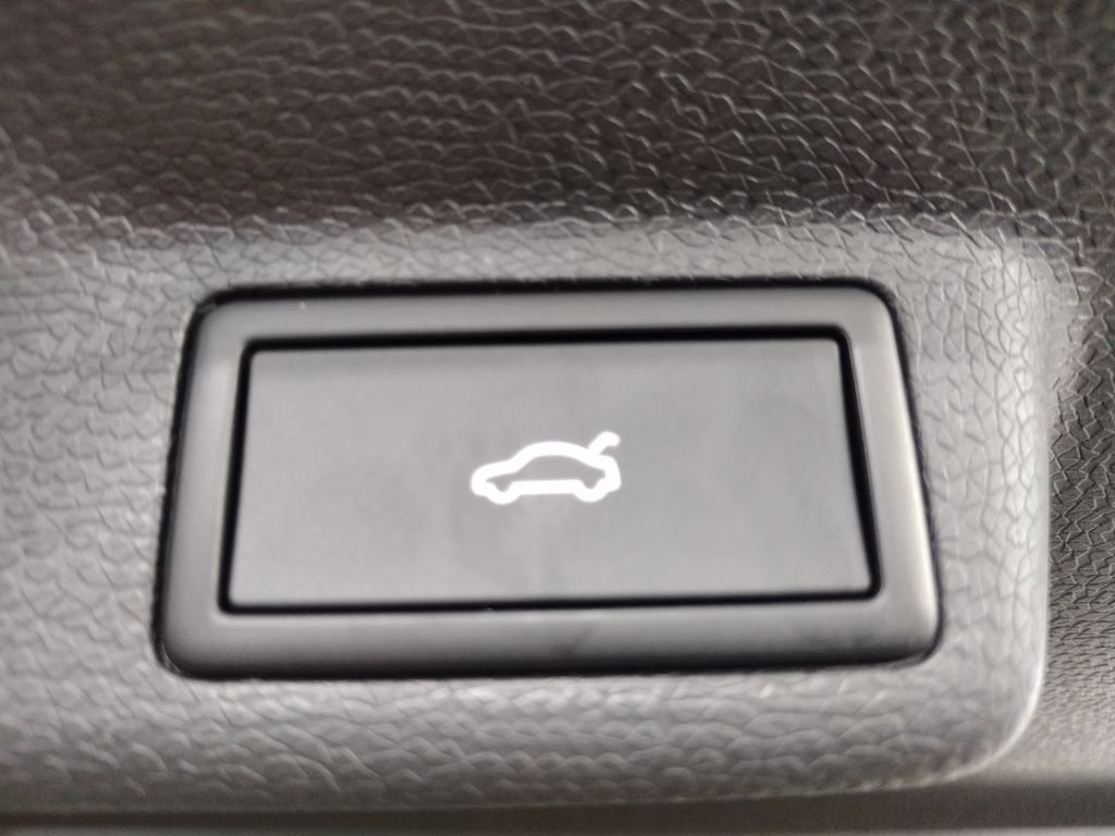 New 2025 Volkswagen ID. Buzz Pro S Plus image 21