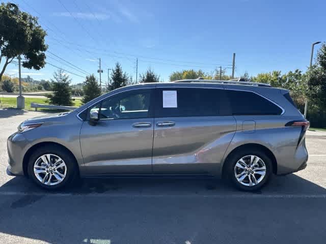 Used 2026 Toyota Sienna Limited AWD/4WD image 2