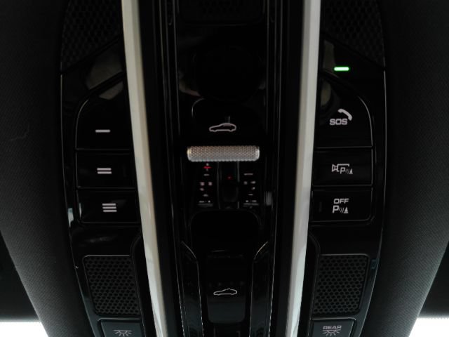 Used 2022 Porsche Cayenne S Platinum AWD/4WD image 53