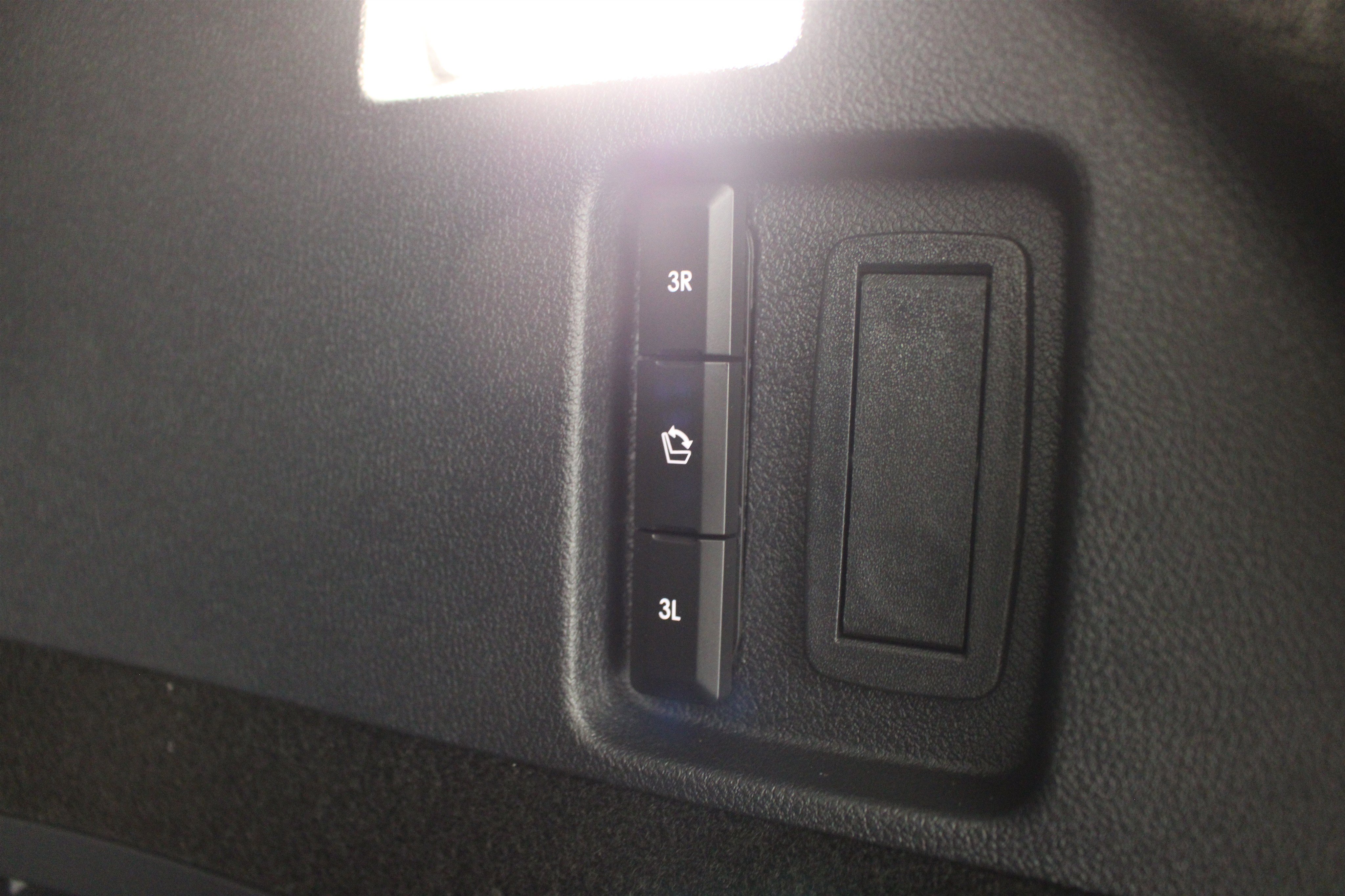 Certified 2026 Lincoln Aviator Reserve AWD/4WD image 26
