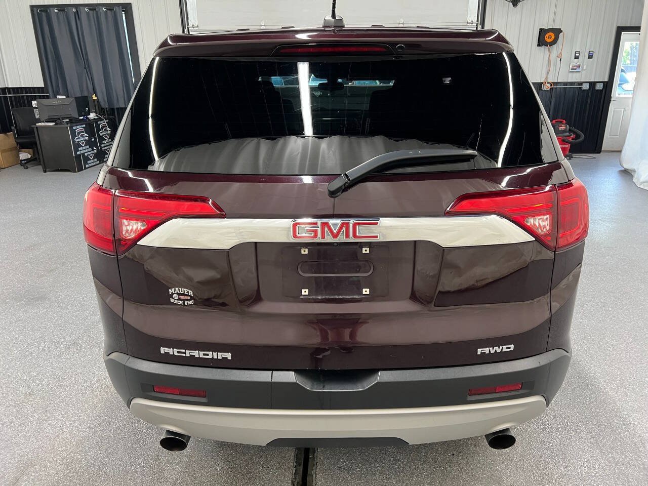 Used 2018 GMC Acadia SLE w/ LPO, Floor Liner Package AWD/4WD image 5